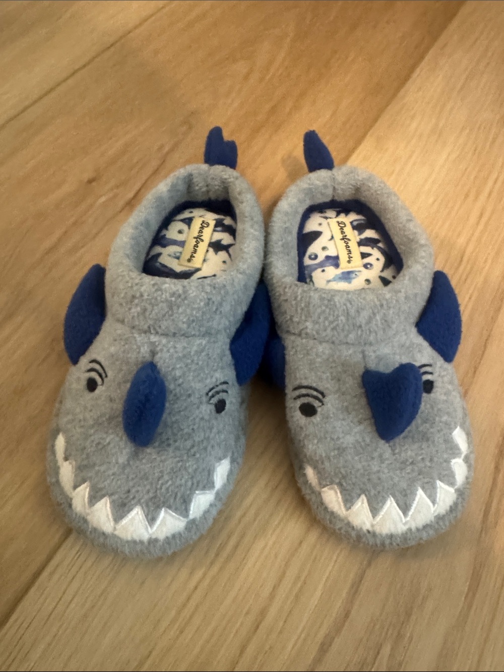 dearfoams Grey and Blue Shark Kids Slippers